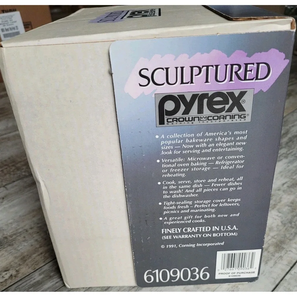 NOS Vintage Pyrex Sculptured 4-Pc Set New in Box‎ 2qt Casserole & 8